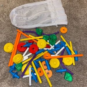 TinkerToy Plastic 64 Piece Set